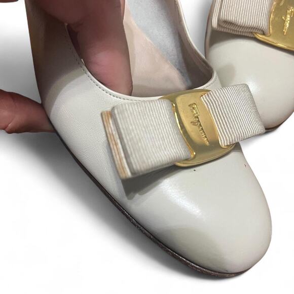 Vintage Salvatore Ferragamo Cream Heels Size 8 - Picture 4 of 8